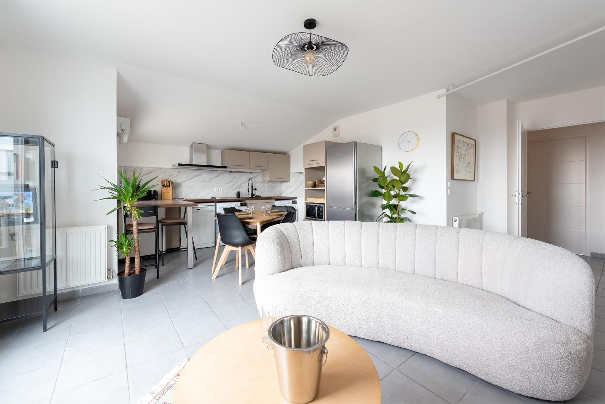 Spacieux T4 Proche Centre-ville, Clim Et Parking Apartment *